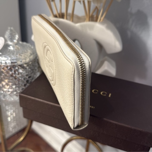 Gucci Cream Leather Wallet with Iconic GG Logo - Picture 3 of 7